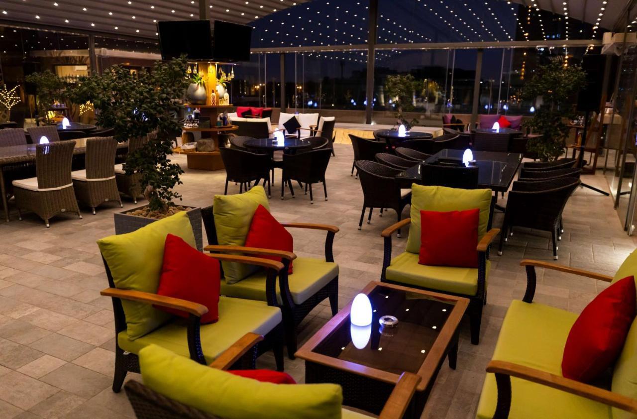 Radisson Blu Hotel, Jeddah Corniche Exterior photo